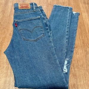 Levi’s high waisted jeans